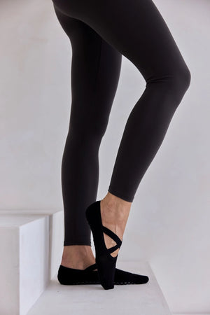 Arctic Fox 100% Bamboo Yoga Crossover Grip Socks