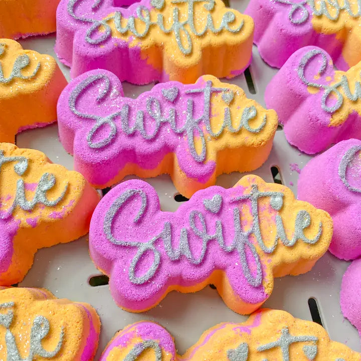 Bathe Enchanted Bath Bomb Swiftie Plastic Freedom