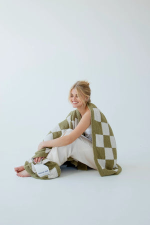 Arctic Fox 100% Recycled Teddy Throw - Khaki Check