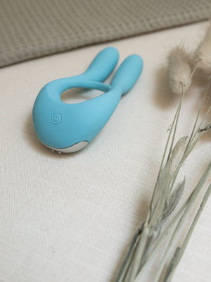 The Natural Love Company Medlar Cock Ring with Vibrating Clitoral Prongs