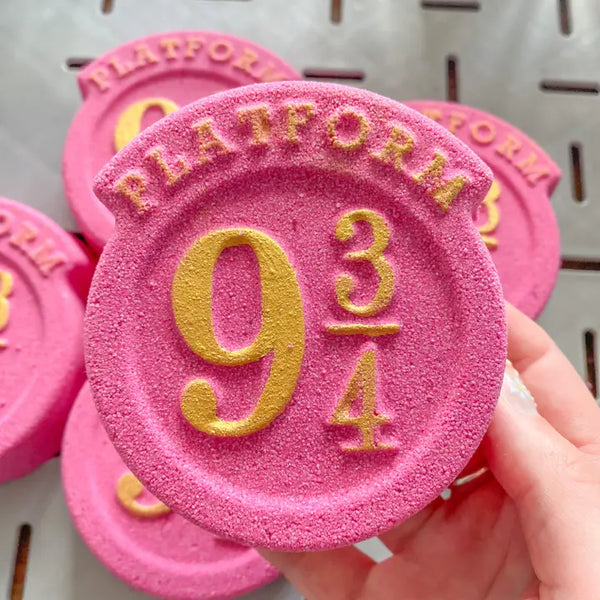 Bathe Enchanted Bath Bomb - Platform 9 3/4