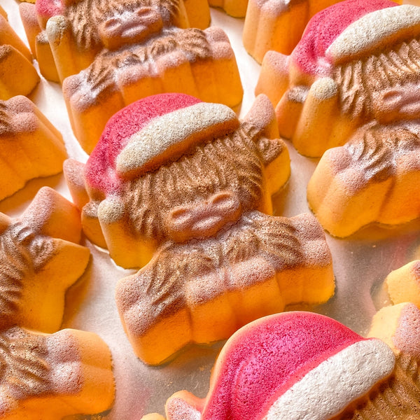 Bathe Enchanted Bath Bomb - Christmas Highland Cow
