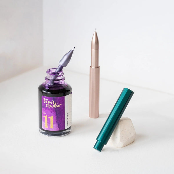 Tom's Studio Lumos Pro Duo - The Infinitely Refillable Pen - Plastic Freedom