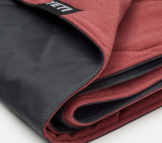 YETI LOWLANDS® Waterproof & Pet Proof Blanket - Plastic Freedom