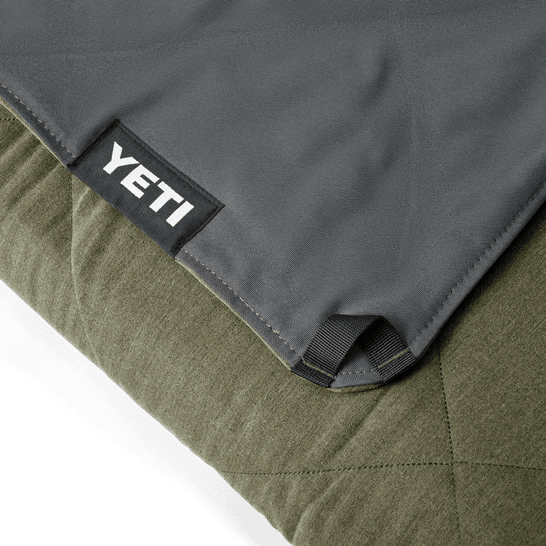 YETI LOWLANDS® Waterproof & Pet Proof Blanket - Plastic Freedom