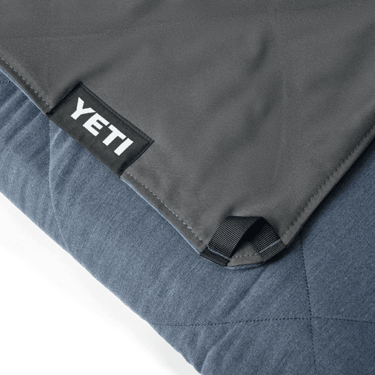 YETI LOWLANDS® Waterproof & Pet Proof Blanket - Plastic Freedom