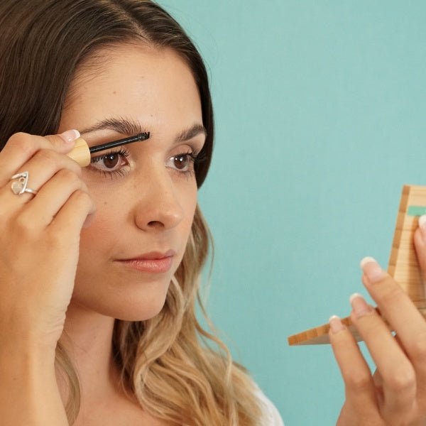 Zao Brow Fixing Gel - Plastic Freedom