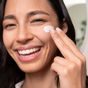 Coola Dew Good Illuminating Serum Suncream with Probiotic Technology SPF 30 - 35ml Glass Bottle - Plastic Freedom
