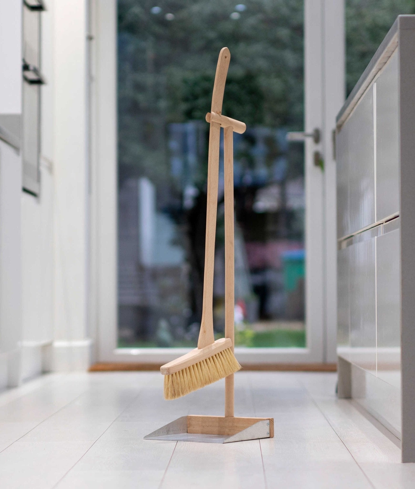 Eco Living Upright Sweep Set - Plastic Freedom